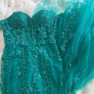 Strapless Teal Lace Appliqué Prom Dress